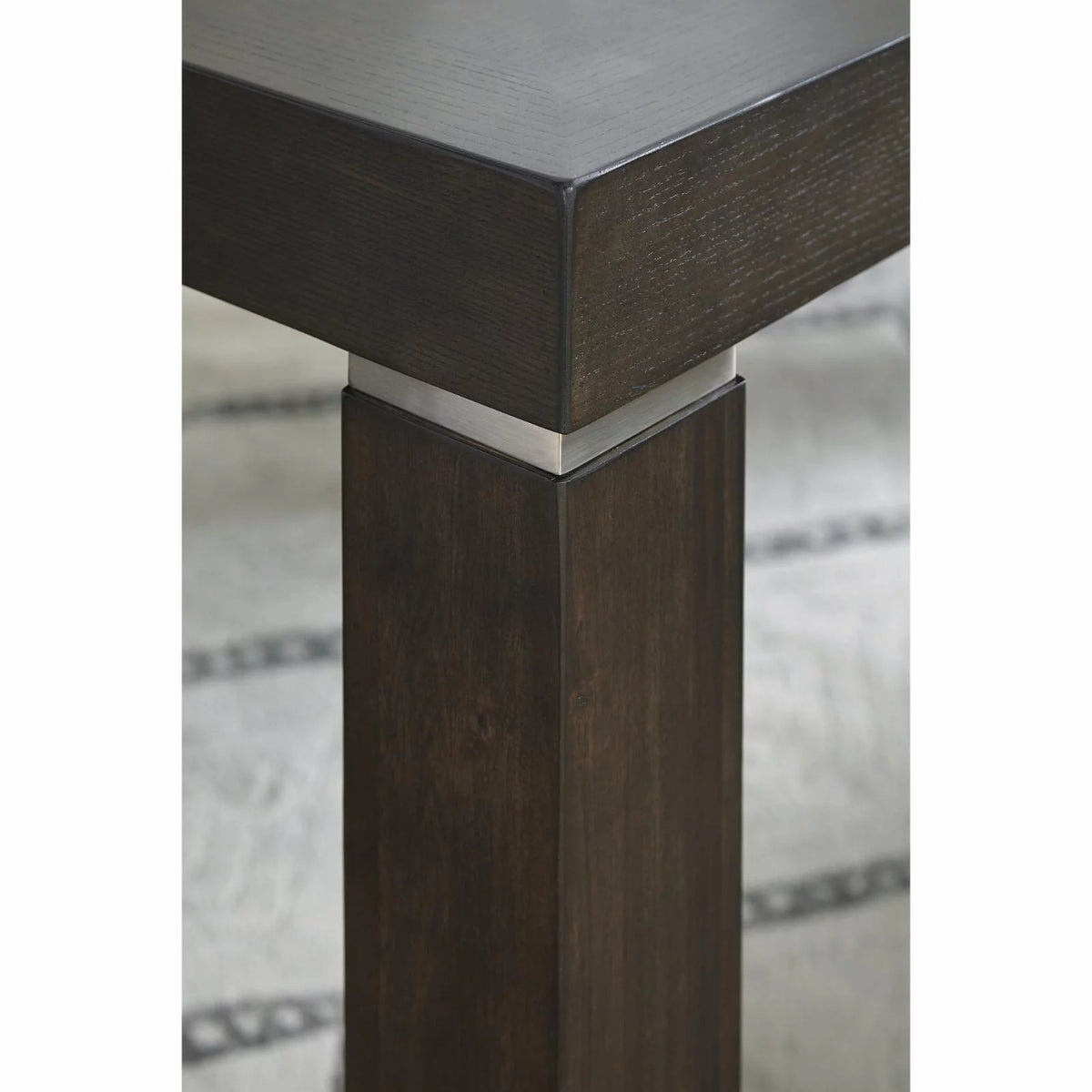 Extendable Dining Table in Dark Brown A547