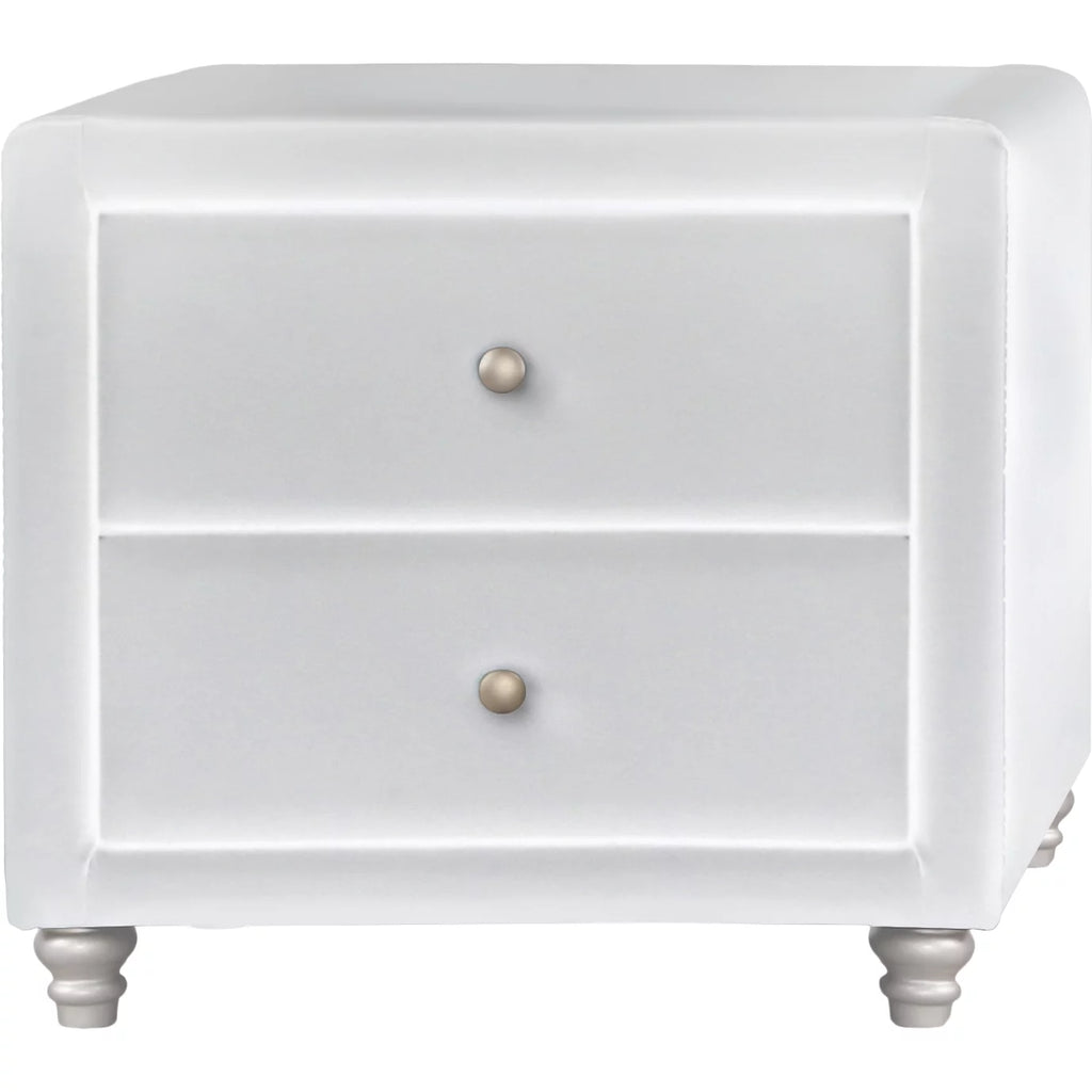 Queen White Platform Bedroom Set with Striped Headboard J4045
