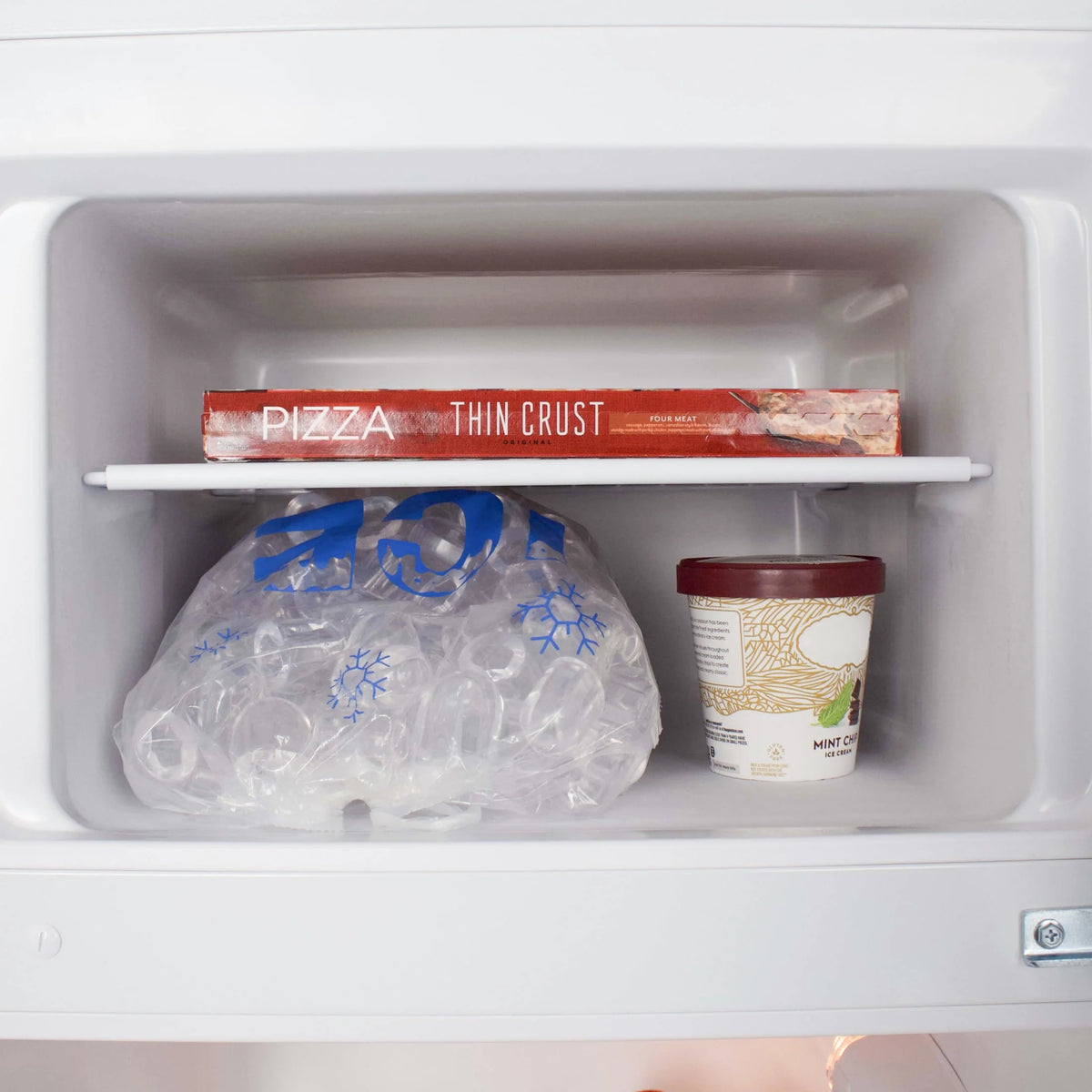 White Top Freezer Refrigerator D395