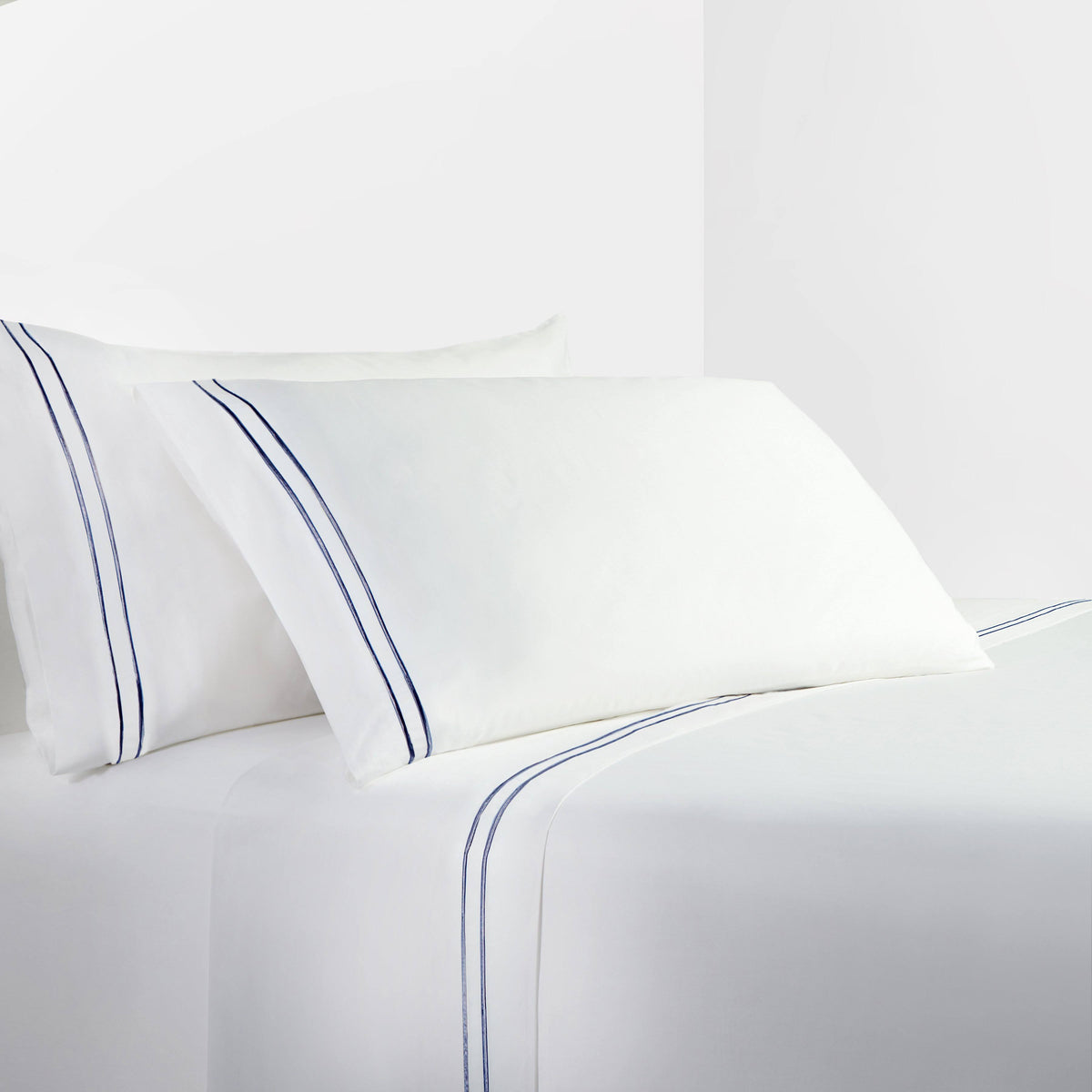 Navy Queen Sheet Set M755322