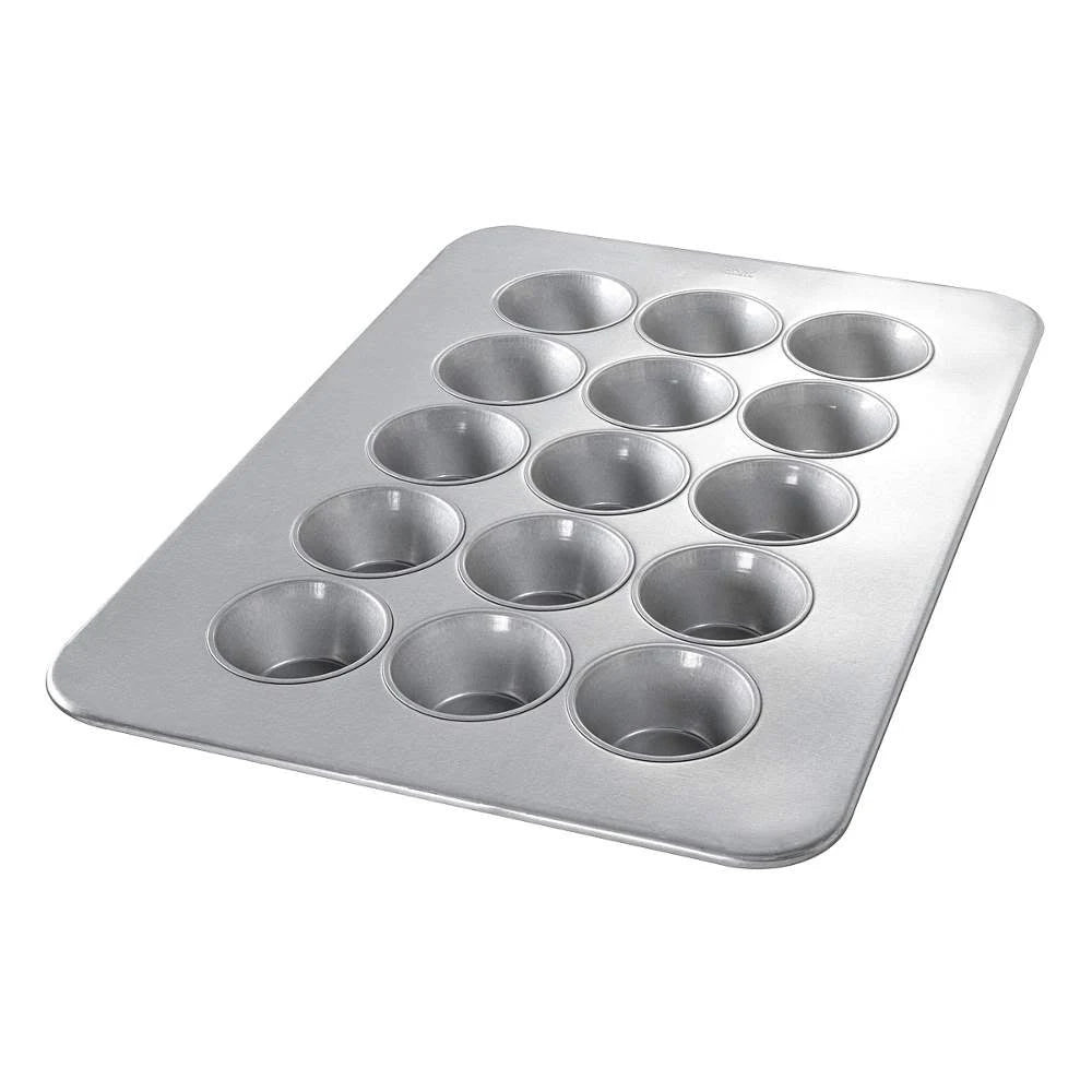 15-On Glazed Pecan Roll Pan B4202