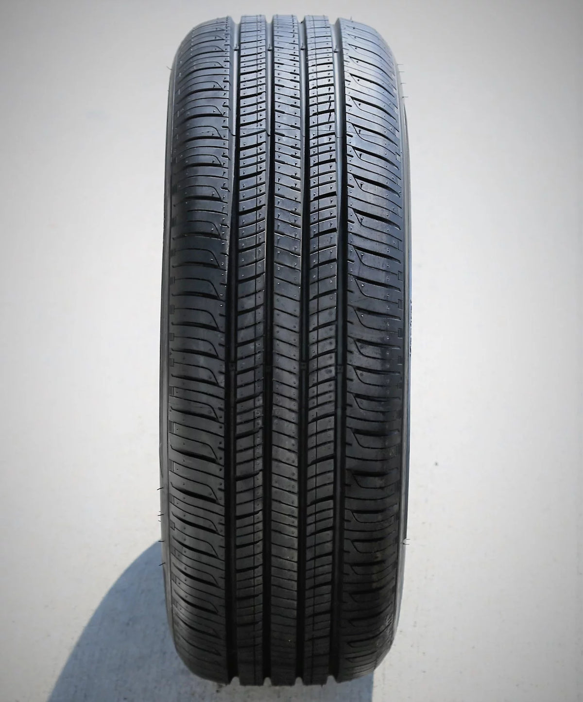 All Season 215/55R16 93H Passenger Tire Z542