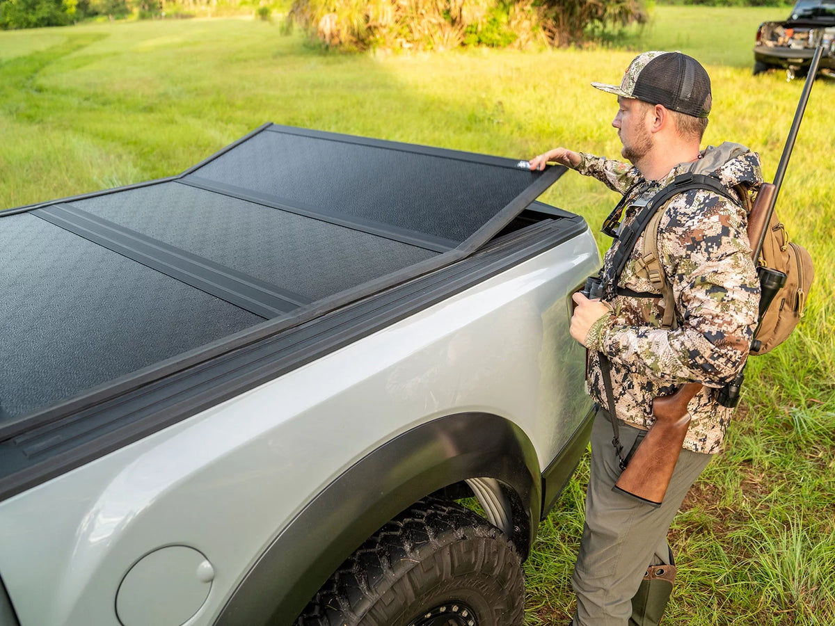 Hard Tri-Fold Truck Bed Tonneau Cover Q66679