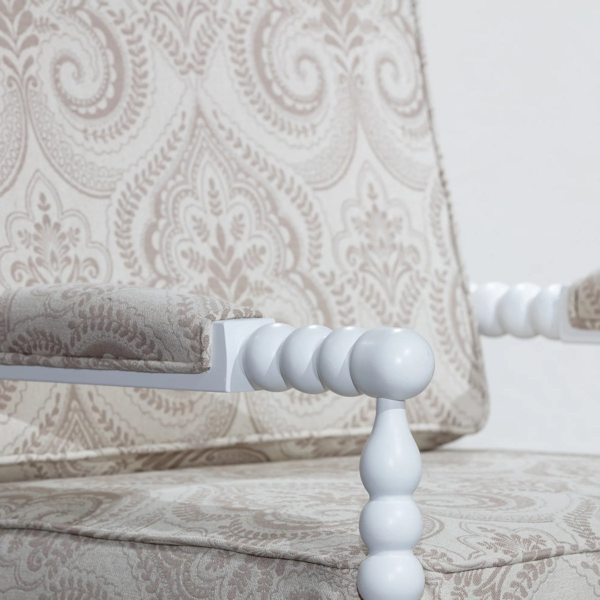 Spindle Chair White/Taupe Paisley N450969